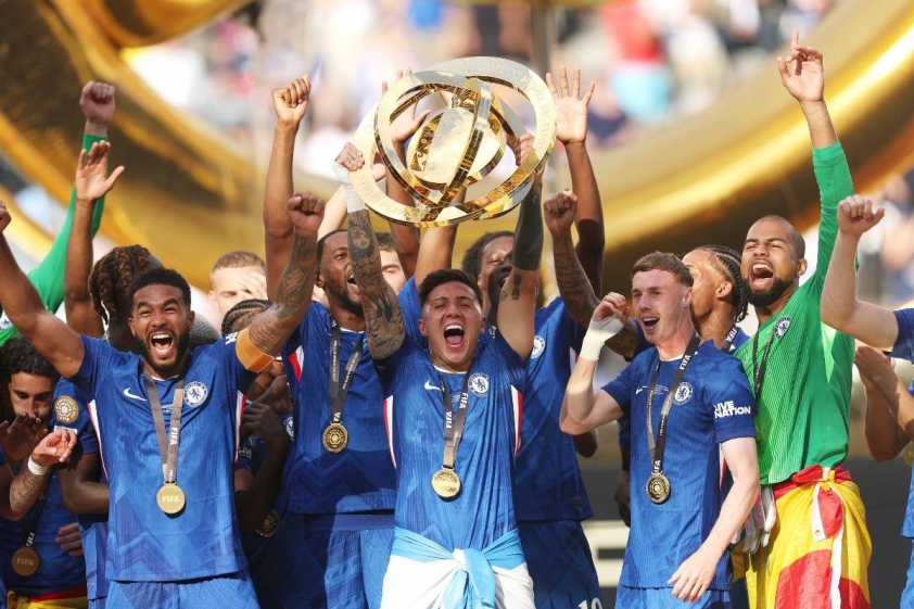 Enzo Fernandez: Huyền thoại bóng đá với cú đúp vô địch World Cup và Club World Cup