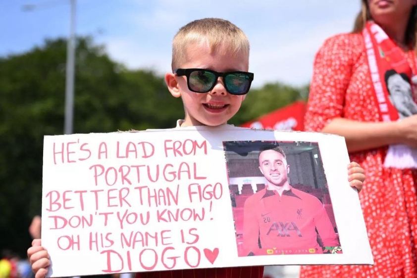 Liverpool tưởng nhớ Diogo Jota: Trận đấu đầy xúc động tại Deepdale