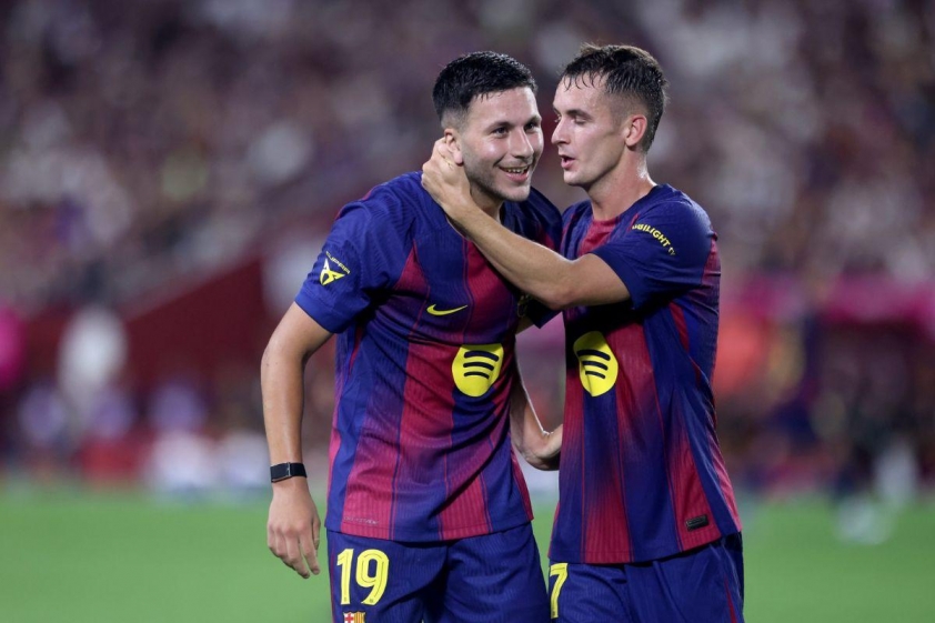 HLV Hansi Flick: Tương lai Barcelona nằm ở các tài năng trẻ La Masia