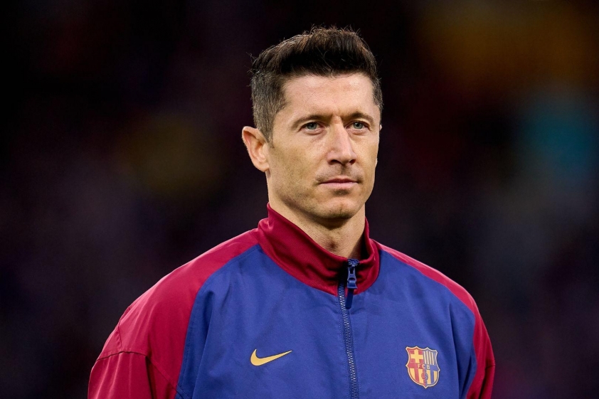 Lewandowski: Tập trung vào danh hiệu, tương lai cứ để sau