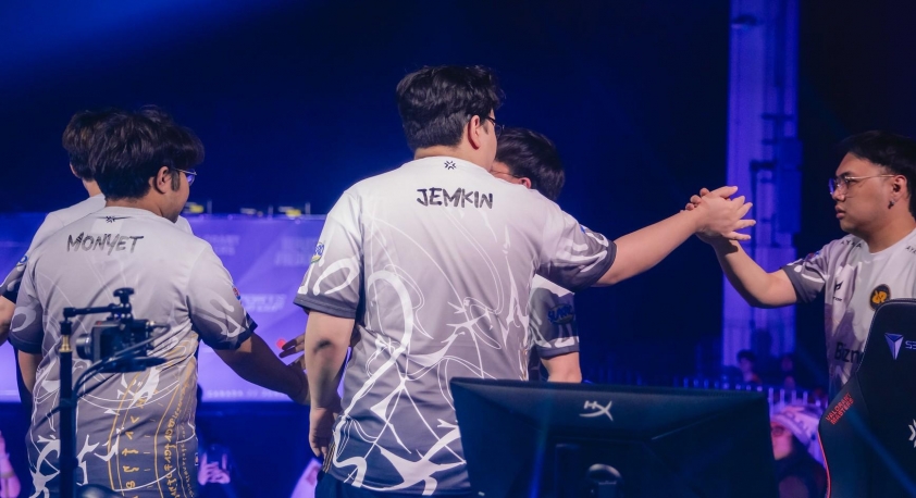 Thất bại đáng tiếc của RRQ tại Esports World Cup 2025: Bài học đắt giá cho hành trình phía trước