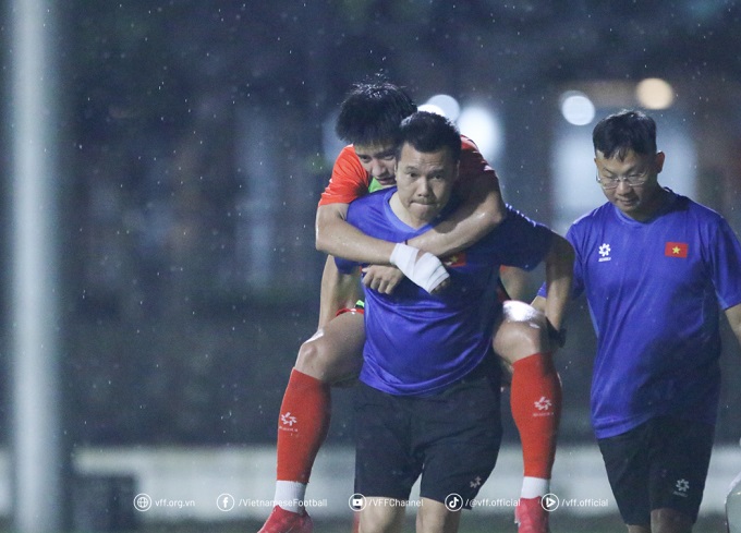 Tiền vệ Thanh Nhàn chấn thương, Lê Văn Thuận thay thế trong đội hình U23 Việt Nam