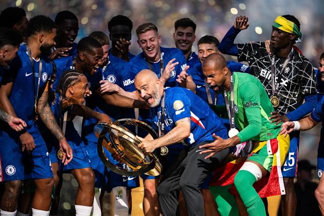 Chelsea Chỉ Nhận Được Bản Sao Cúp Vô Địch FIFA Club World Cup 2025