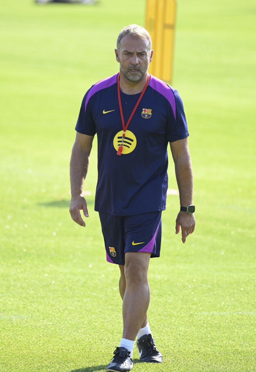 Ai sẽ là đội trưởng mới của Barcelona mùa giải tới?