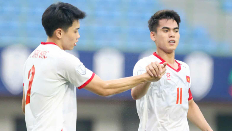 U23 Việt Nam thắng Lào 3-0, đặt một chân vào bán kết U23 Đông Nam Á 2025