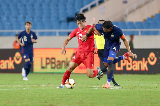 HLV Kim Sang Sik thử nghiệm 3 thủ quân cho U23 Việt Nam: Văn Khang, Văn Trường và Viktor Lê