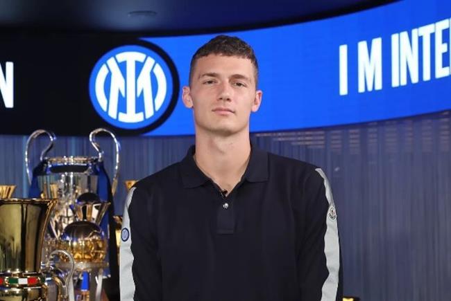 AC Milan chiêu mộ Victor Boniface Boniface gia nhập AC Milan