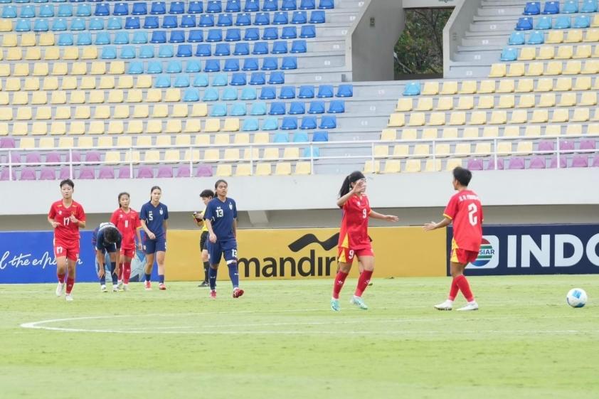 Cổ động viên Đông Nam Á