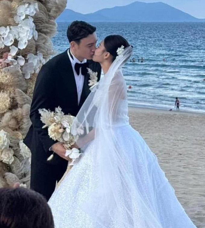 Hình ảnh Văn Lâm và Yến Xuân