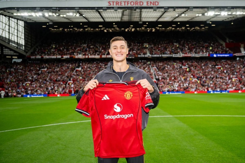 Sesko ra mắt Old Trafford