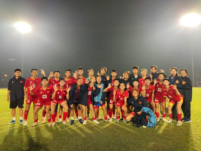 U16 nữ Việt Nam ghi bàn thắng mở tỷ số