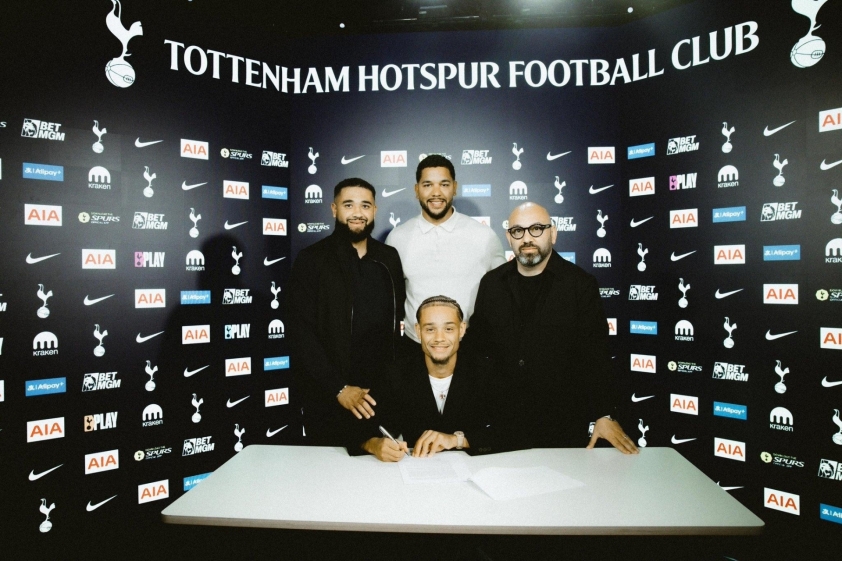 Xavi Simons trong buổi tập luyện cùng Tottenham