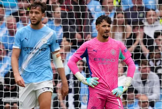 Man City vừa thua Tottenham 0-2 trên sân nhà.