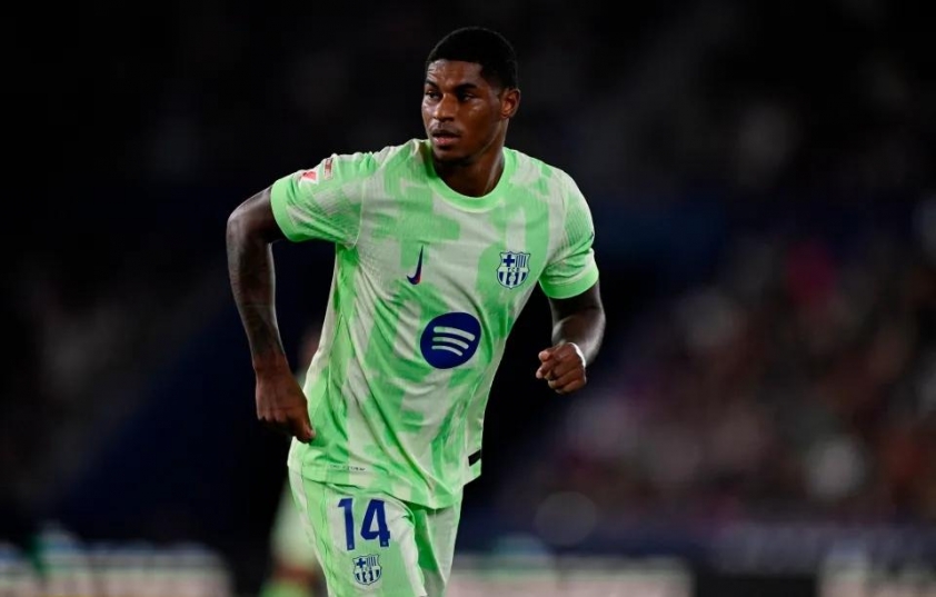 Rashford bị thay ra ở hiệp 1, Barcelona