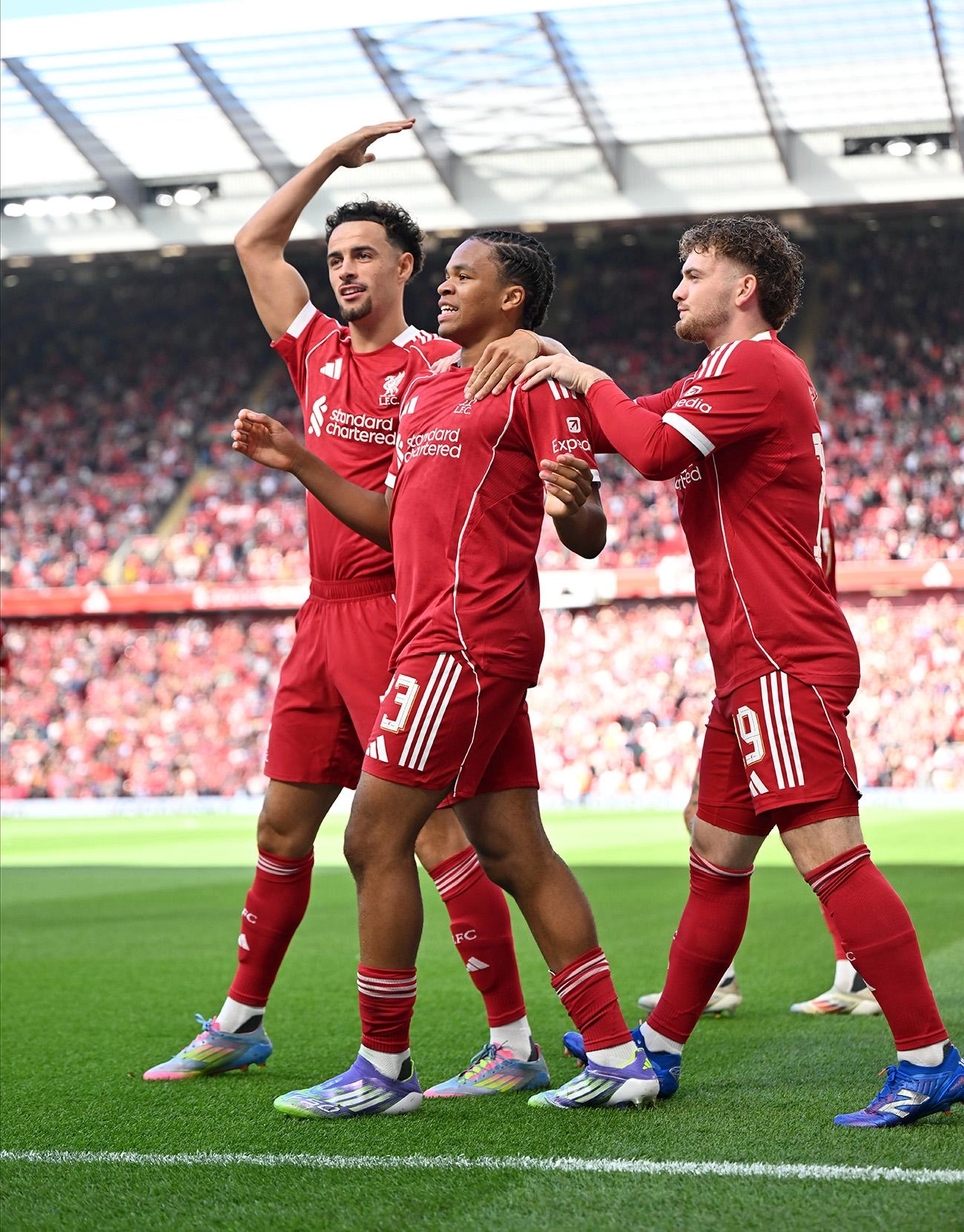 ngumoha-dang-la-hien-tuong-tai-liverpool