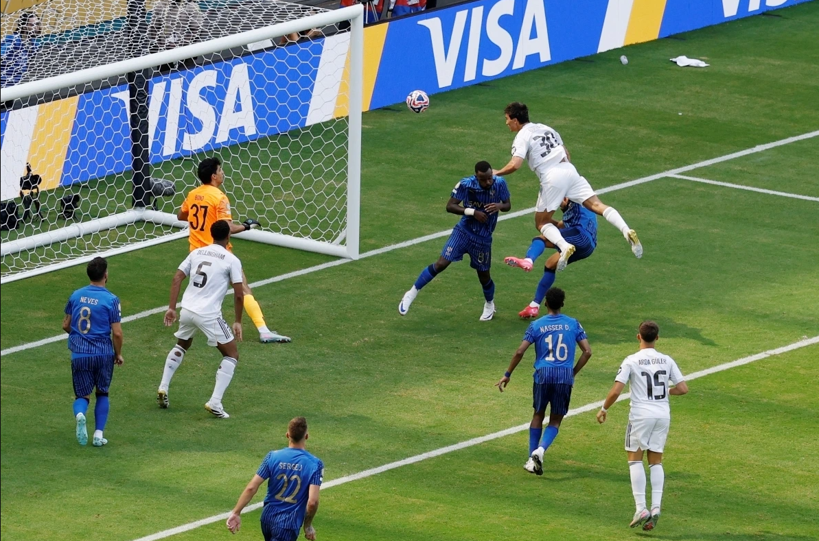 Real Madrid hòa Al-Hilal 1-1