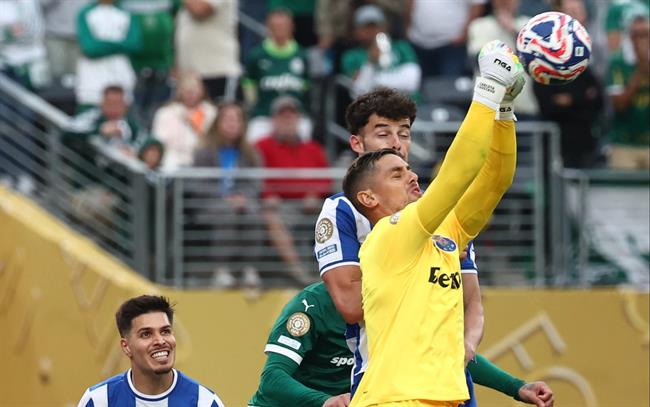 Porto thể hiện kém cỏi ở Club World Cup