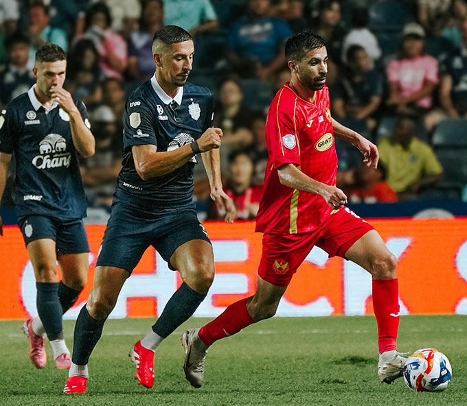 Cảnh Buriram United thi đấu