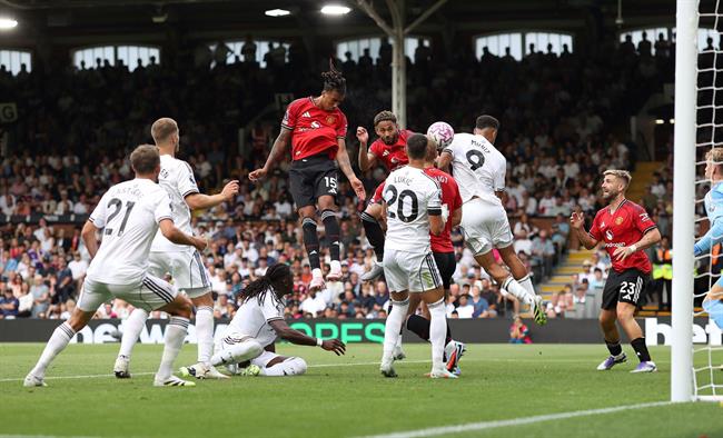 Fulham giành điểm trước Man United