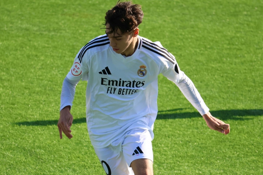Thiago Pitarch trong buổi tập cùng đội một Real Madrid