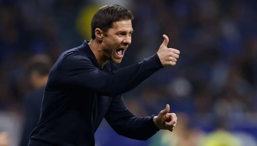 HLV Xabi Alonso và các cầu thủ Real Madrid