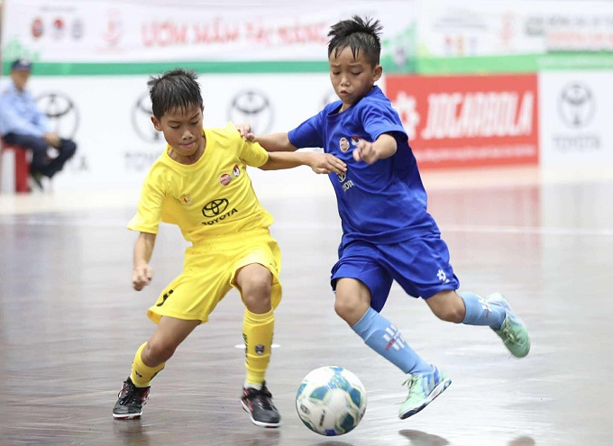 Hình ảnh trận đấu U9 SLNA và U9 Văn Tâm Đồng Nai