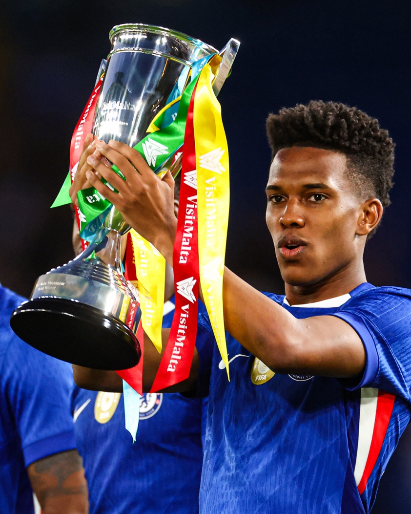Estevao Willian trong màu áo Chelsea