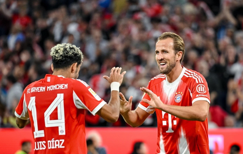 Harry Kane lập hat-trick, Bayern Munich thắng đậm Leipzig