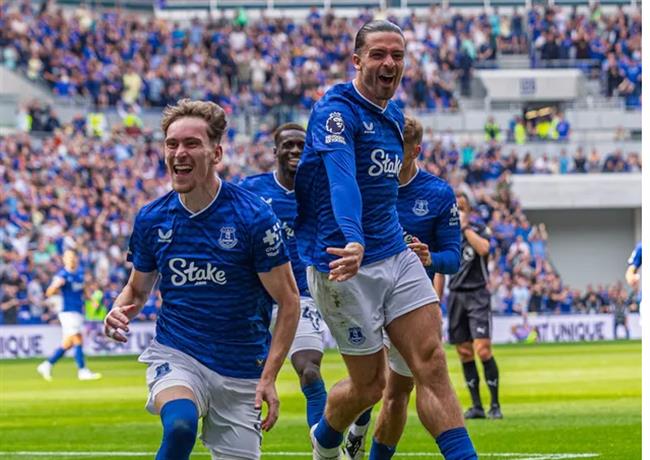 Everton đánh bại Brighton trên sân nhà mới