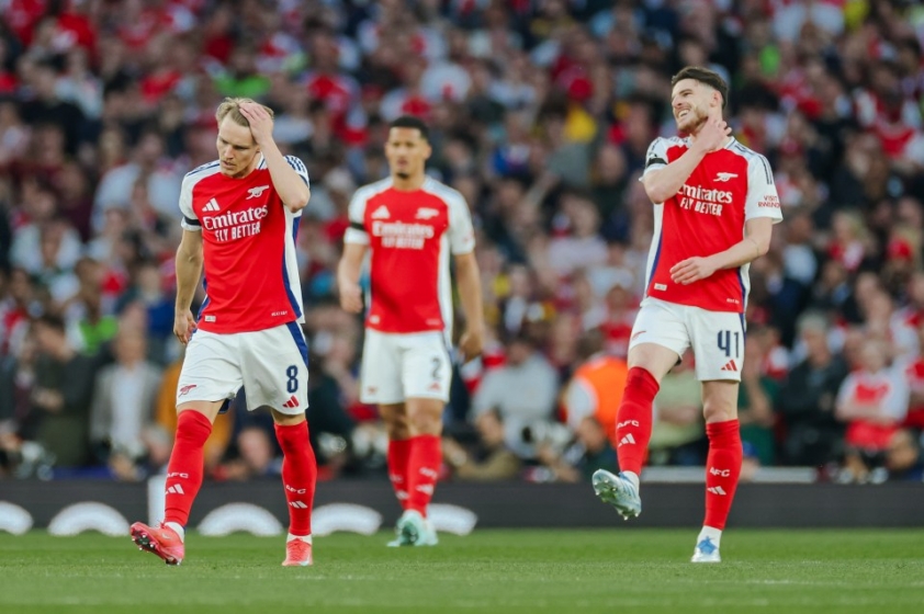 Arsenal sẽ lại trắng tay ở mùa 2025/26? Arsenal