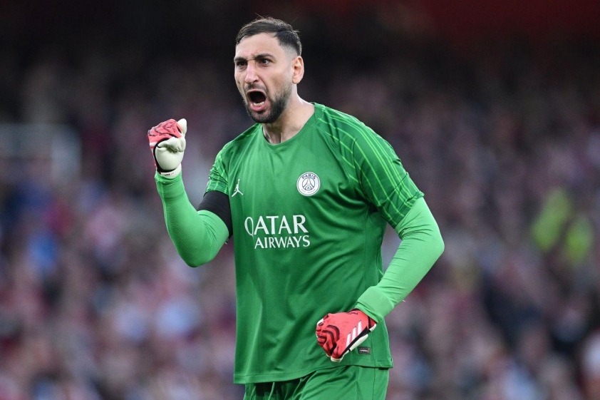 Donnarumma bế tắc