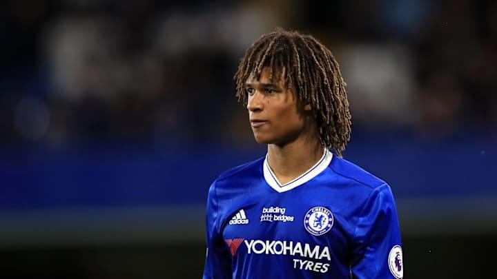 Nathan Ake được Everton, Newcastle và West Ham tranh giành