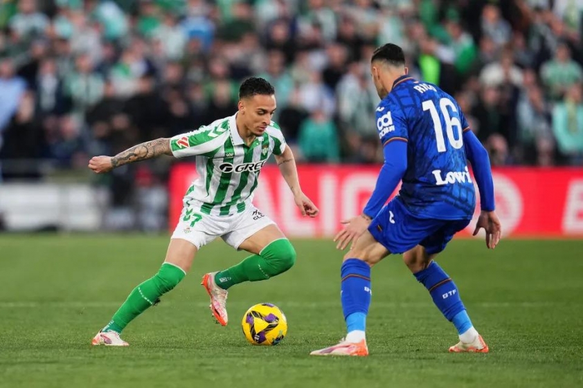 Antony khước từ mọi lời đề nghị, chỉ muốn trở lại Real Betis
