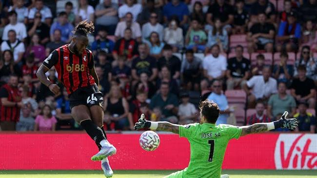Bournemouth đánh bại Wolves trên sân nhà