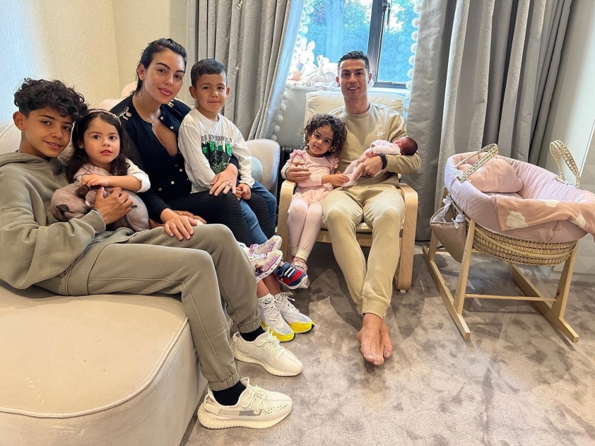 Georgina Rodriguez và Cristiano Ronaldo: Đám cưới bí mật hay chỉ là tin đồn?