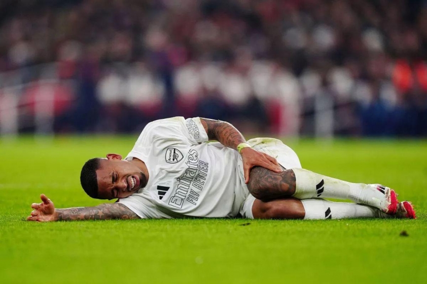 Gabriel Jesus đã phải ngồi ngoài kể từ tháng 1