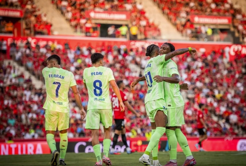 Barcelona duy trì phong độ