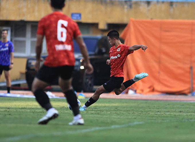 Tiền vệ Việt kiều Chung Nguyen Do ra mắt đầy thử thách tại V-League