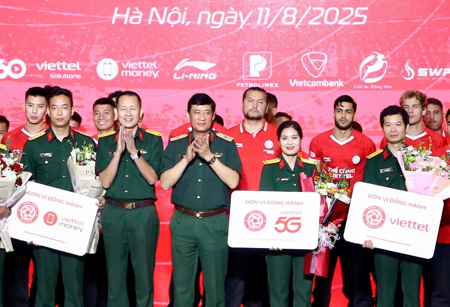 Hình ảnh lễ xuất quân mùa giải mới