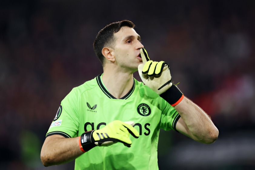 Manchester United ráo riết săn tìm tân binh trước khi TTCN đóng cửa