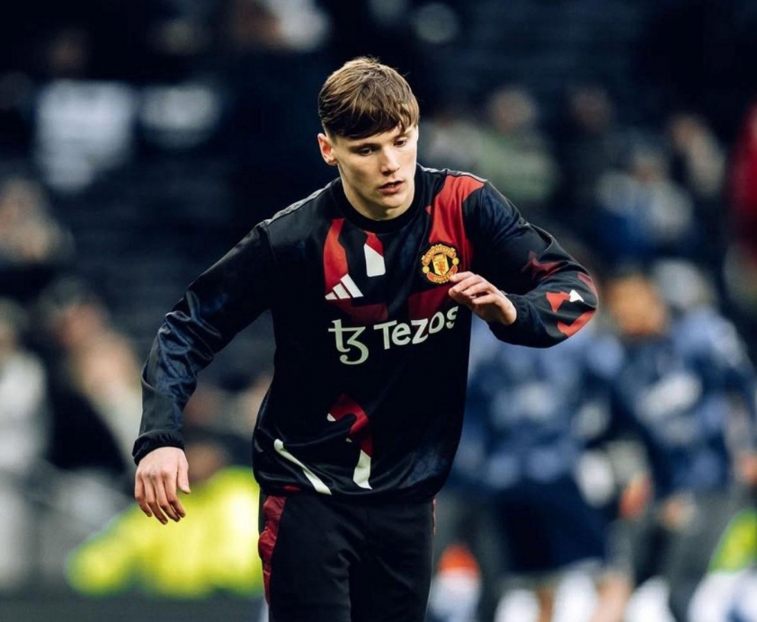 Man United đẩy mạnh chiến lược trẻ hóa: Jack Moorhouse gia hạn và ra đi theo dạng cho mượn