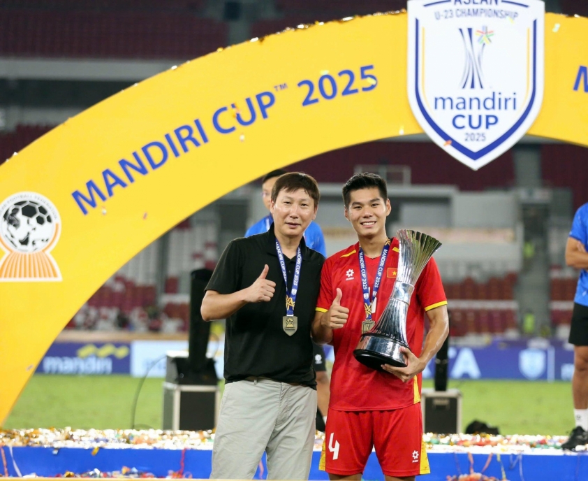 Trung vệ Hiểu Minh: Vô địch U23 Đông Nam Á và U21 Quốc gia chỉ trong 2 ngày