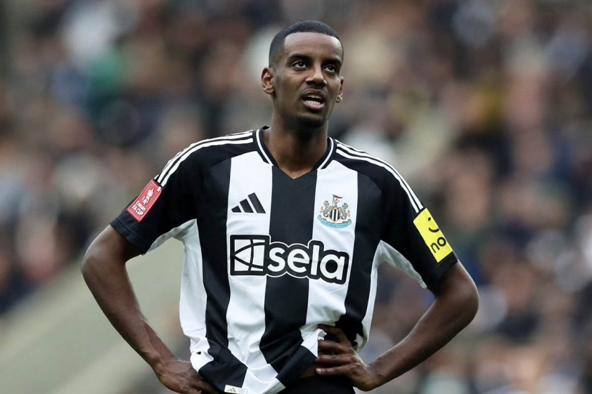 Liverpool quyết tâm chiêu mộ Isak: Cuộc chiến bom tấn giữa The Kop và Newcastle