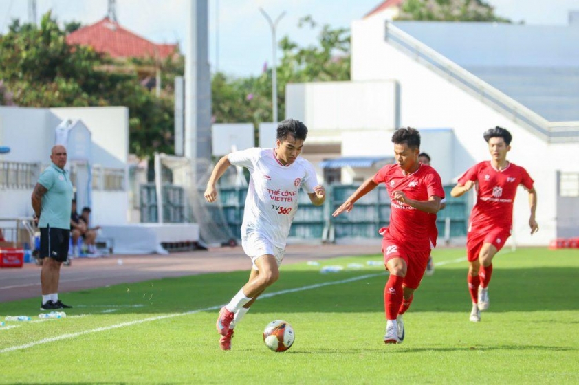Trung vệ Hiểu Minh: Vô địch U23 Đông Nam Á và U21 Quốc gia chỉ trong 2 ngày