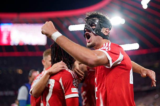 Pavlovic phối hợp với Kimmich