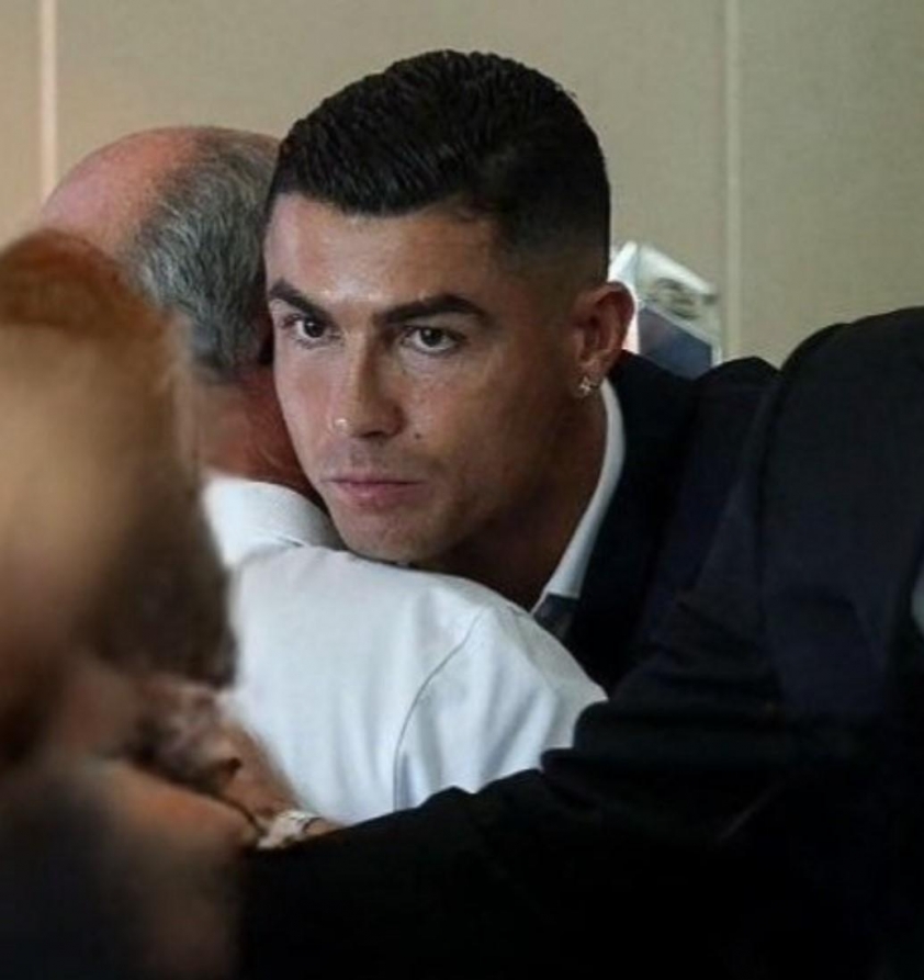 Ronaldo an ủi bố Jota