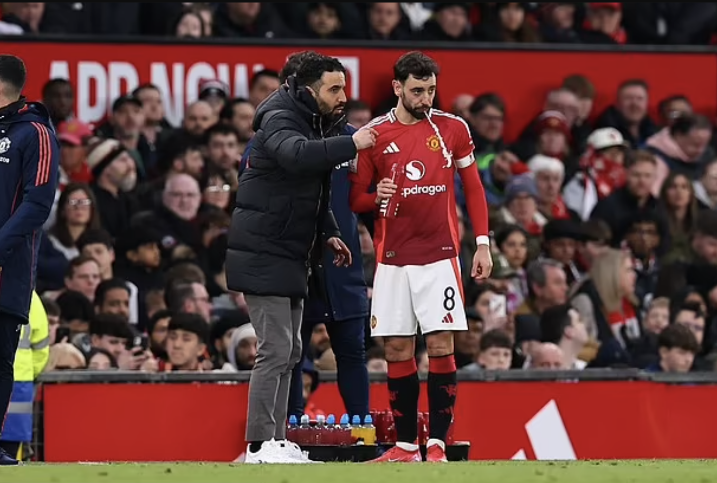 Bruno Fernandes phải xác định có nên tiếp tục cống hiến cho Man United hay không