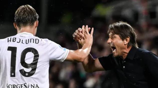 Thầy trò HLV Conte đứng trước thử thách lớn ở San Siro.