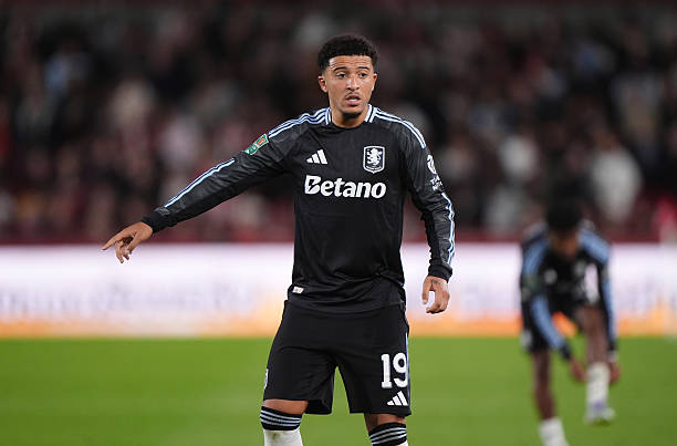 Jadon Sancho chơi mờ nhạt trong màu áo Aston Villa