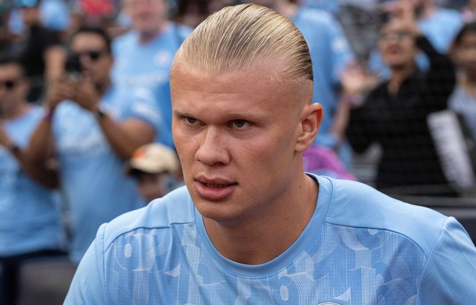 Erling Haaland trong màu áo Man City